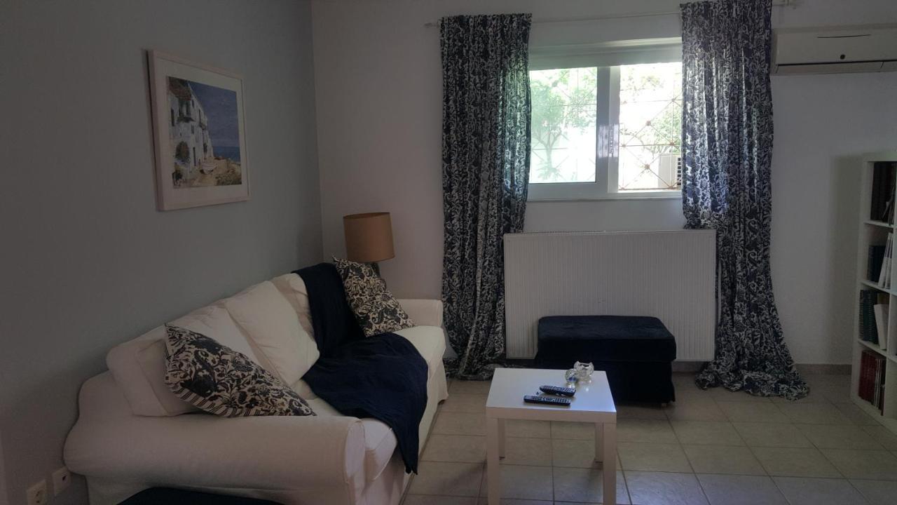 Joan'S Airport Apartment Artemida  Exterior photo